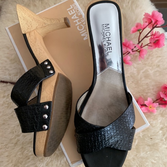 MICHAEL KORS WOODEN HEELS - Picture 4 of 13